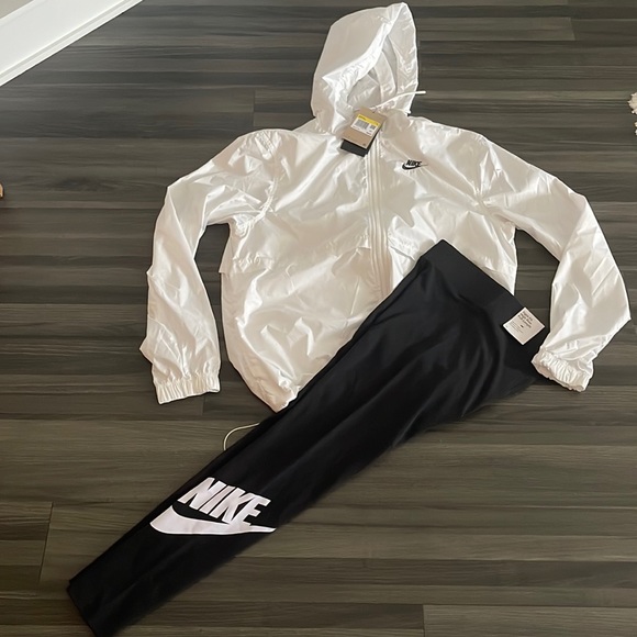 Nike Pants - NWT Nike windbreaker (FREE leggings)